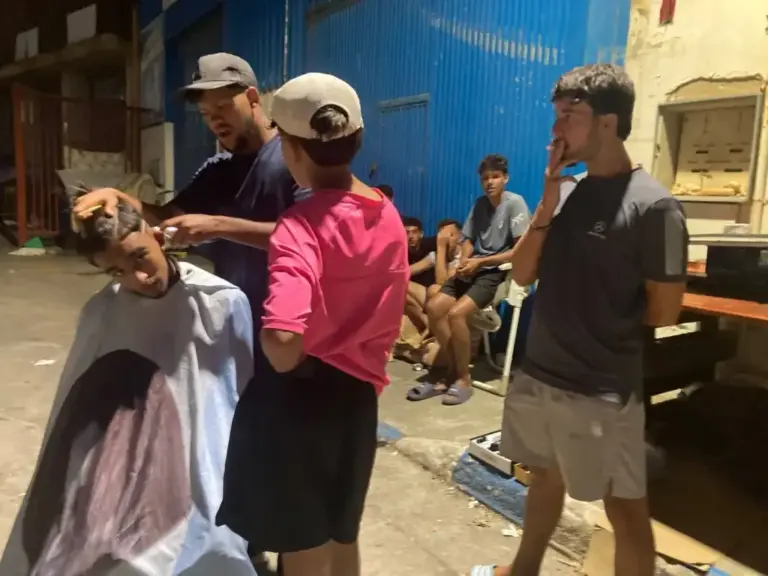 22 days of women and children in the toughest corner of Ceuta: "Three days without eating," fights "every night," no sleep "just in case"...