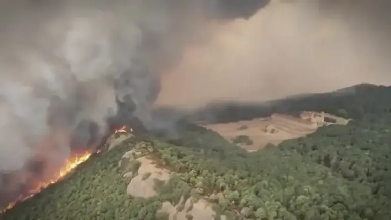 Aerial image of the fire in San Juan de la Peña