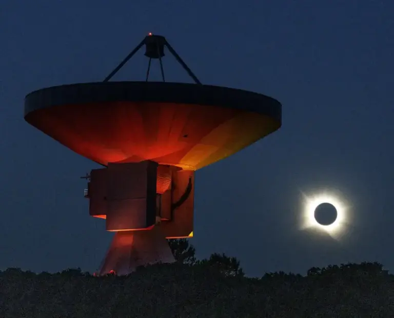 The Yebes Observatory of the National Geographic Institute, during the blackout.