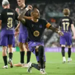 El Barça estrena la Liga sin 9 pero con una cómoda goleada al Elche gracias a Raphinha y Fermín