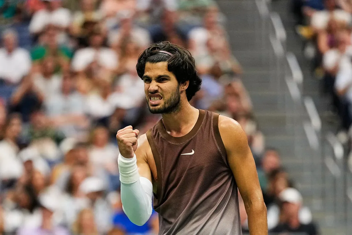 Alcaraz returns as Alcaraz: defeats Safiullin in the first round of the US Open and leaves behind his long injury