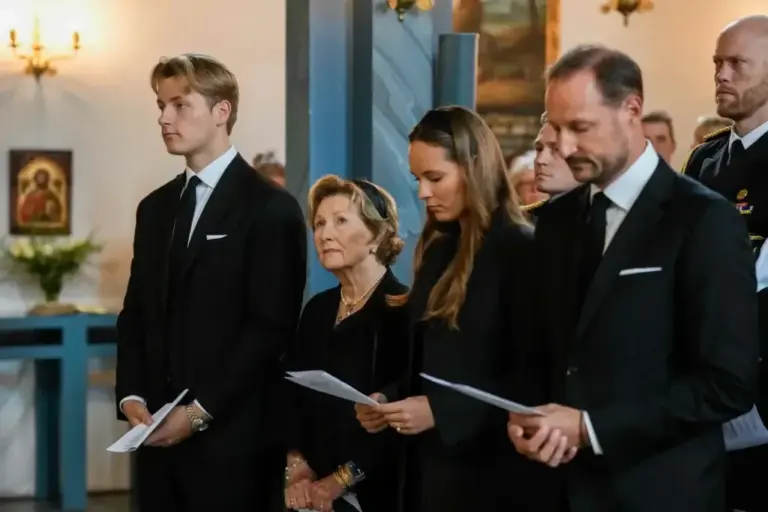 King Haakon of Norway takes part in tributes to his late father, marked by the absence of Mette-Marit