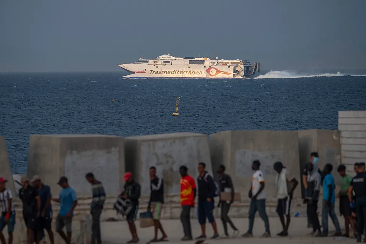 The exile of the 'caballas': "I left Ceuta crying because I felt that no one cared. I still wear the ceitil around my neck..."