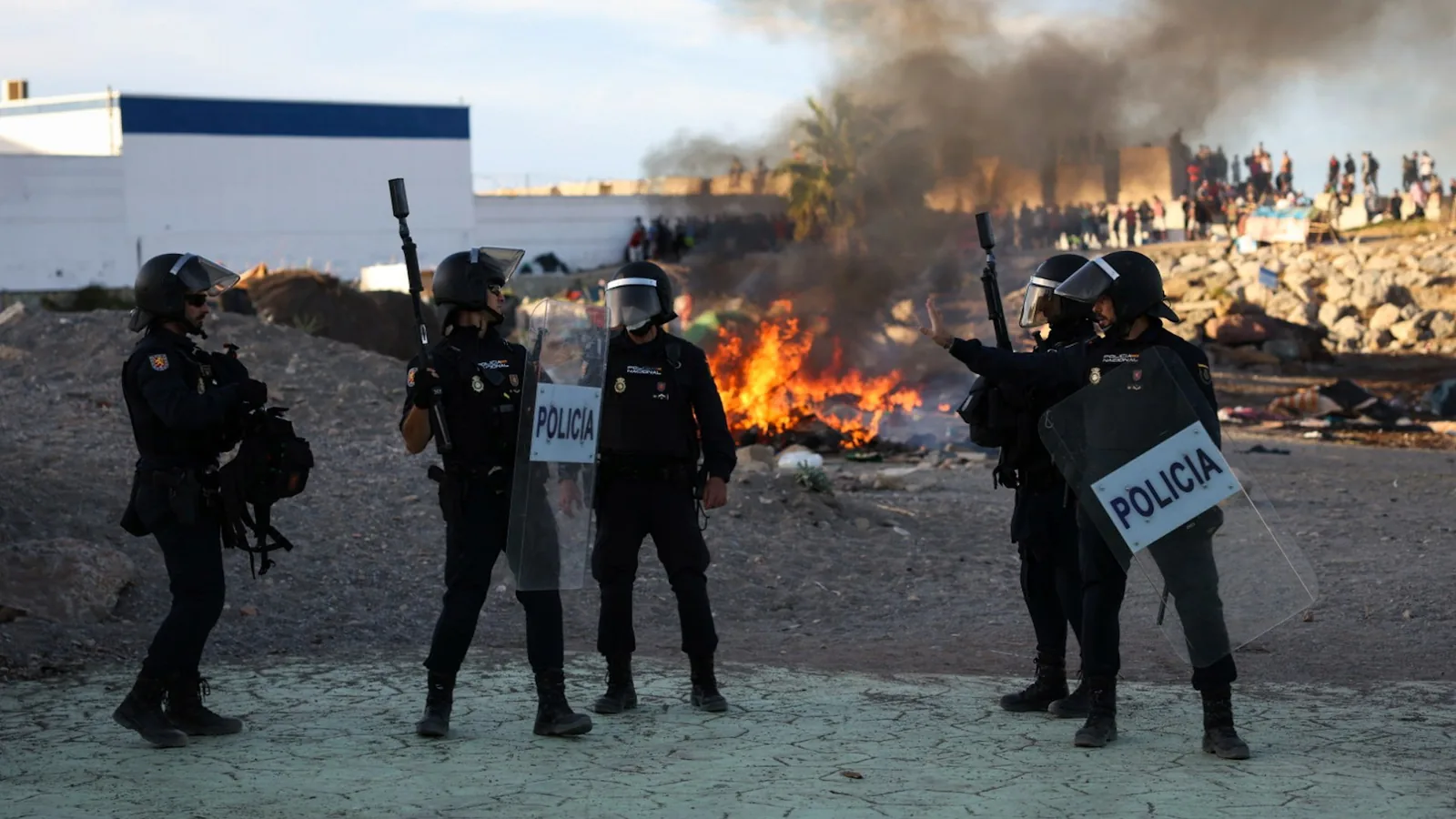 A month without a solution brings Ceuta closer to social confrontation: "The Moors are laughing at us, we are suckers!"