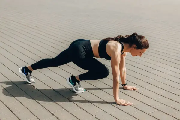 What is the bear crawl: this is the exercise that works the whole body without the need for weights