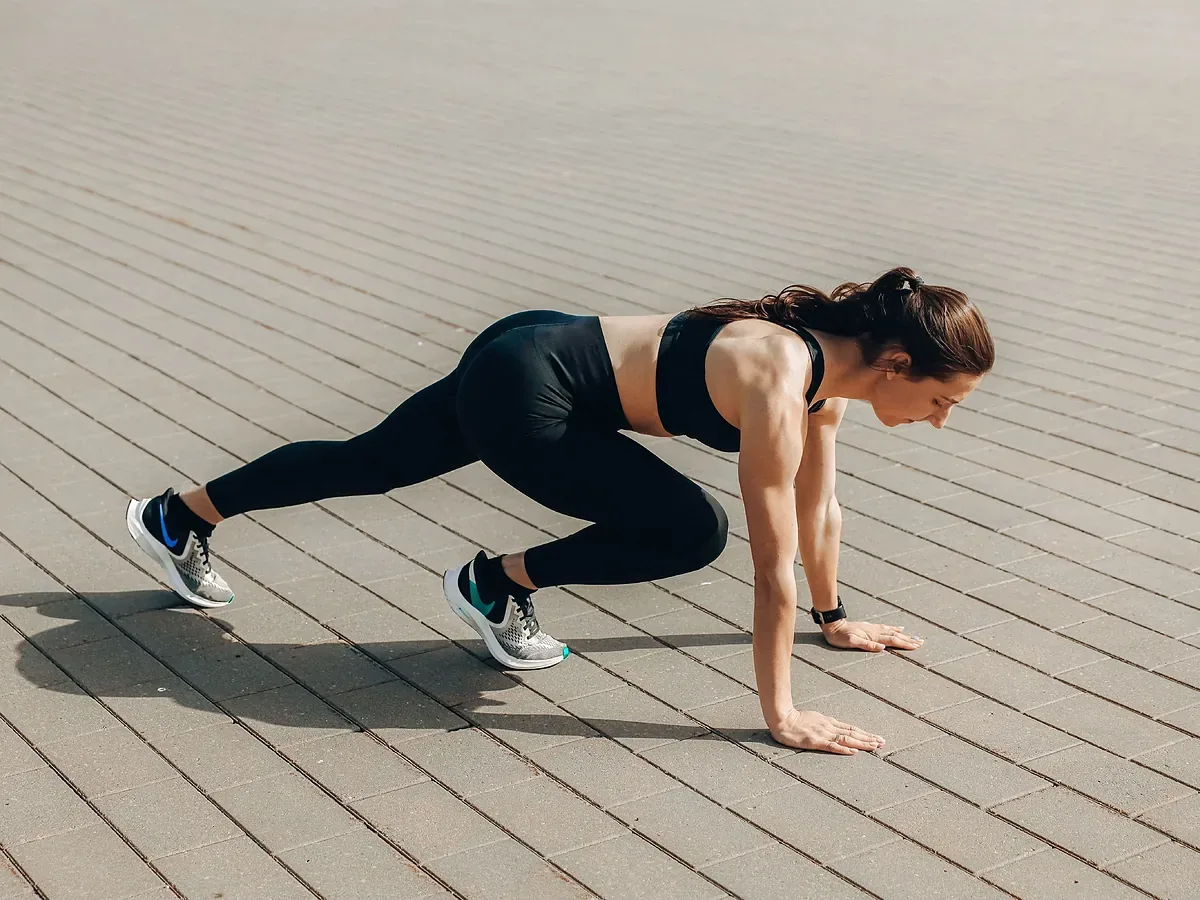 What is the bear crawl: this is the exercise that works the whole body without the need for weights
