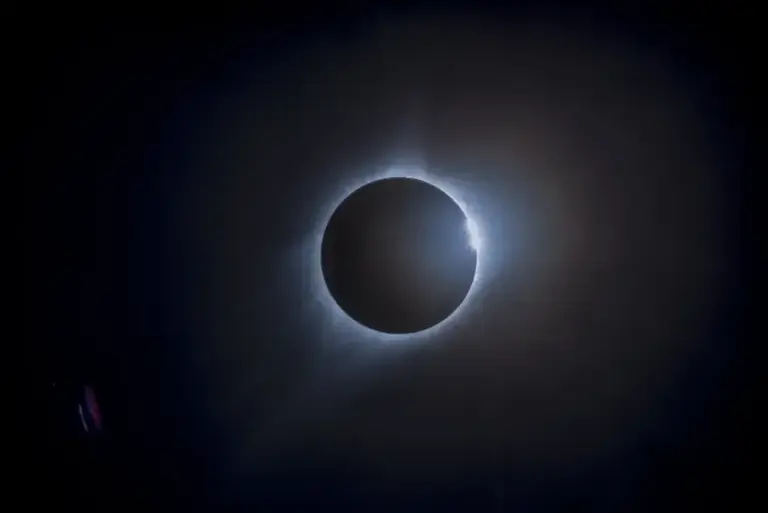 The diamond ring observed in 2017