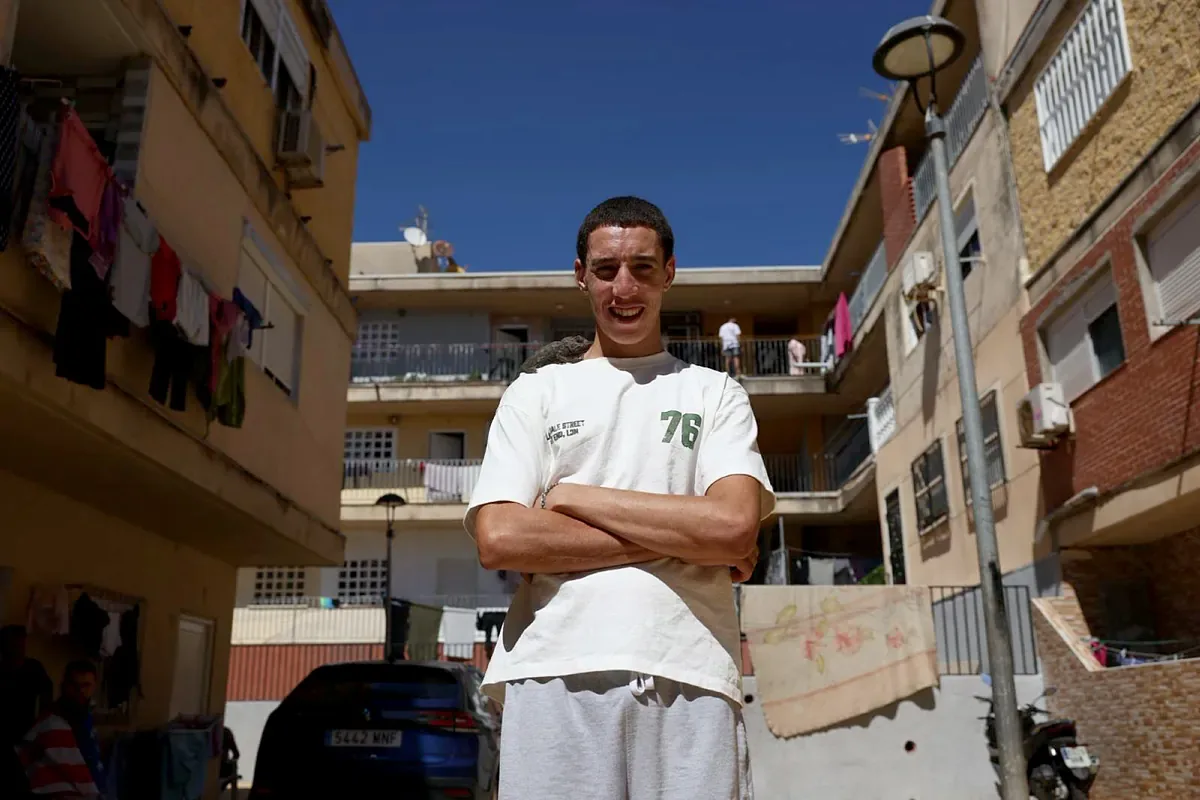 The dilemma of the people of Ceuta, between compassion and anger: "I am not racist, I just want to reclaim my neighborhood"