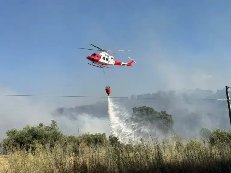 Images provided by 112 of the Community of Madrid of the actions in the fire.