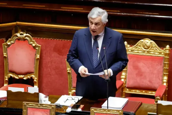 Tajani criticizes that Spain did not consult the EU about the regularization of migrants