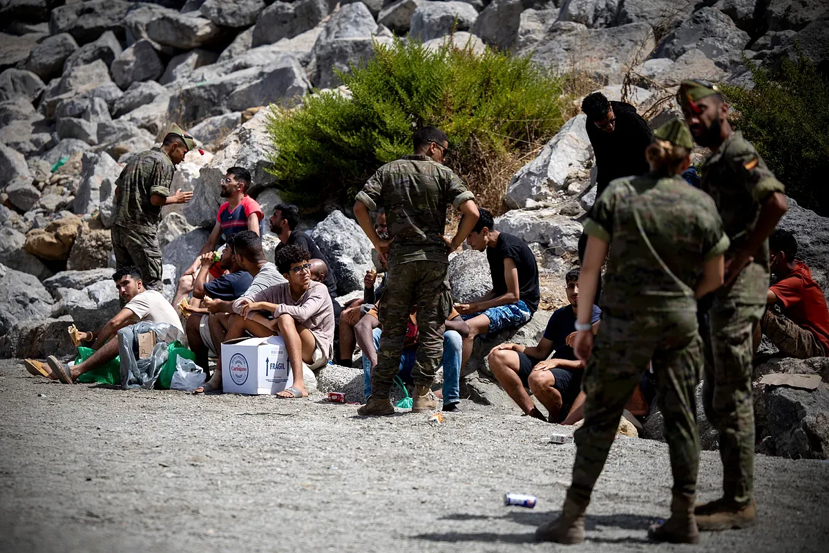 Defense orders cancellation of permits for military personnel in Ceuta starting August 13