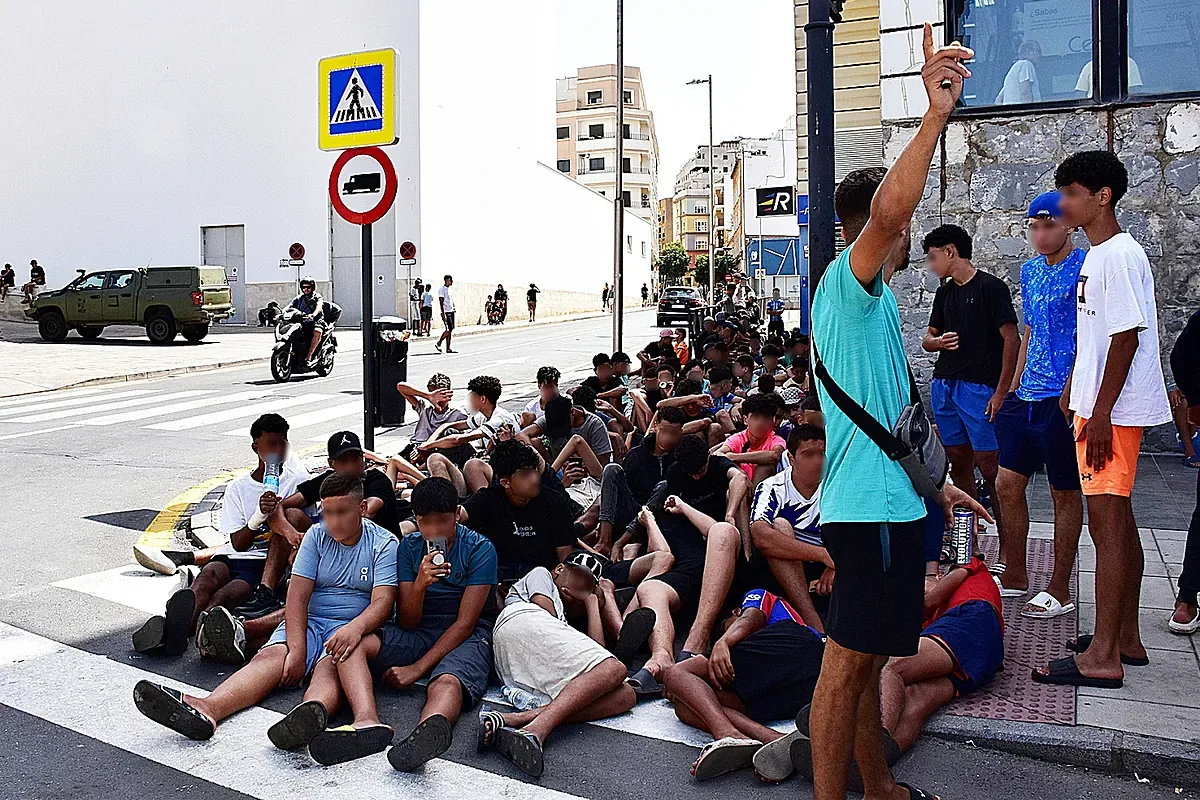 Ceuta wants to be a fortress against Morocco's 'invasions': soldiers without vacations, "quarantine" migrants...