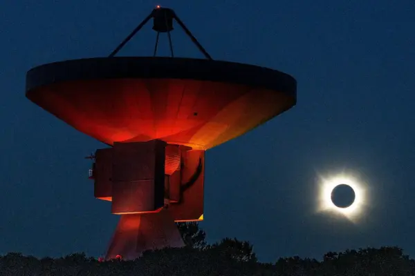 The eclipse captivates half of Spain