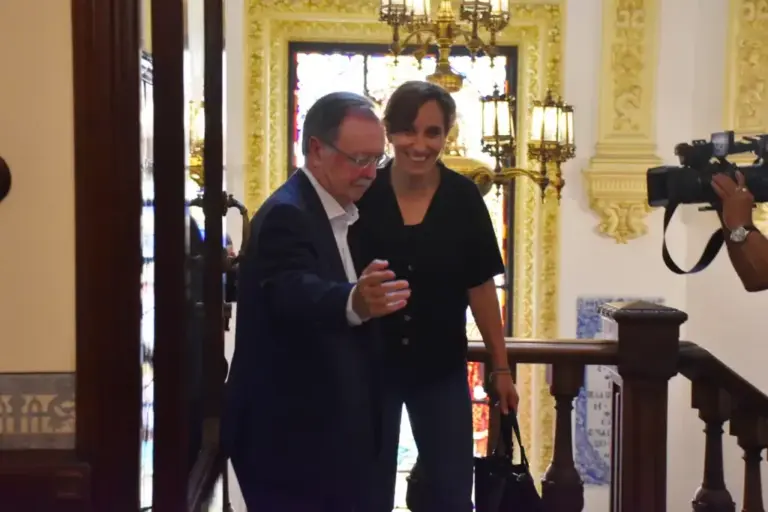 Minister Mónica García with the president of Ceuta, Juan Jesús Vivas on August 16.