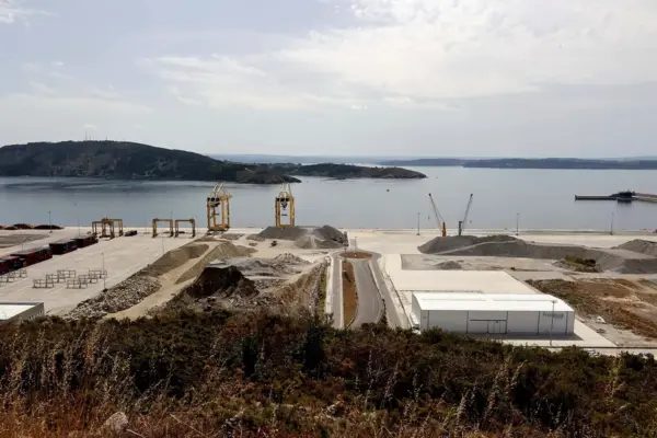 Moncloa, the Xunta, the PP defend the Chinese factory against Defense reports: "The investment will be analyzed", but convinced of the project
