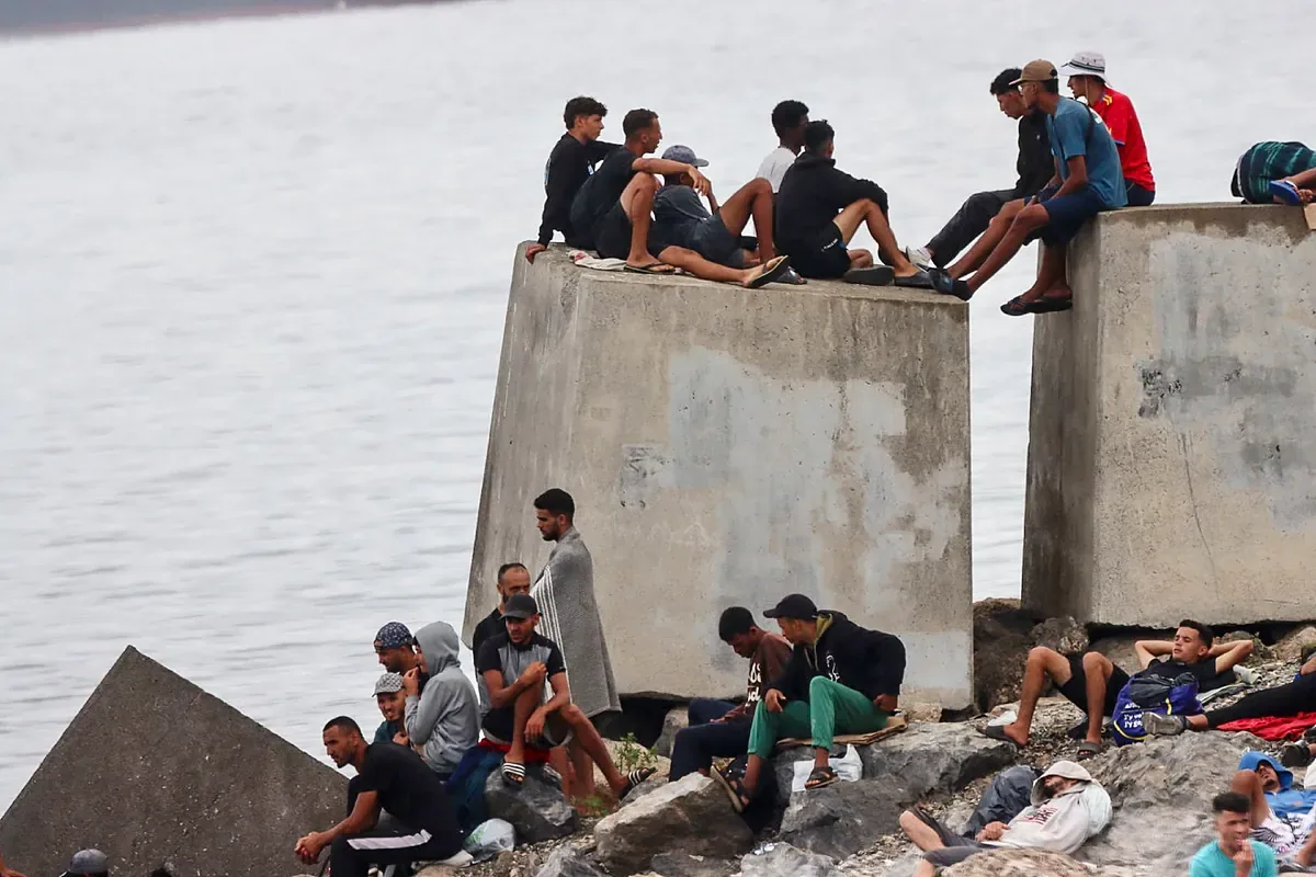 Morocco asks Spain to return the surviving migrants and the deceased in their crossing to Ceuta