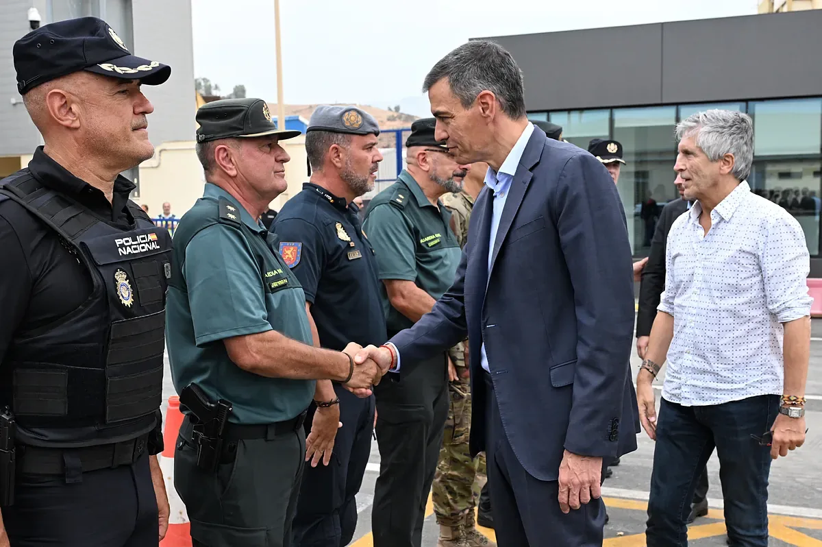 Italy warns of the risk of "a new migratory wave" in Ceuta on August 15 while Sánchez's Government "monitors" the networks and strengthens police presence