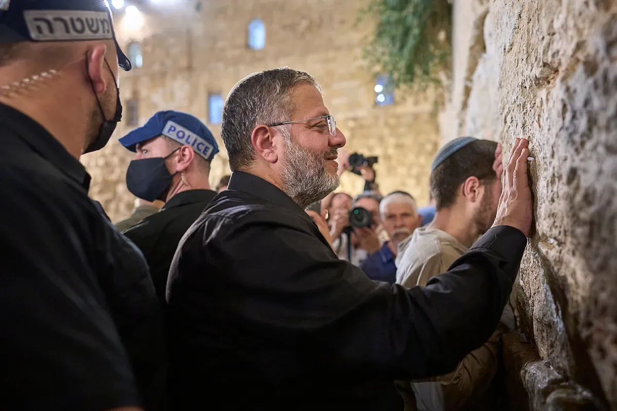 Israel plans the construction of a death corridor for Palestinians with a spectator stand
