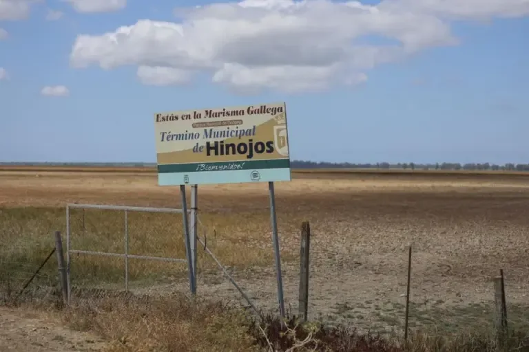 A signpost marks the Galician Marsh, in Hinojos (Huelva).