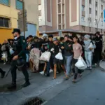 The police transfer hundreds of migrants from Ceuta to a newly equipped facility