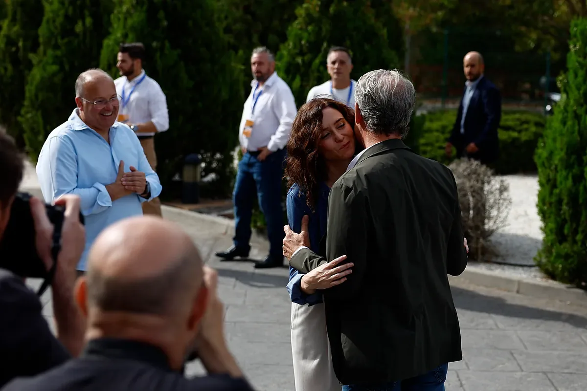 Feijóo states that the Government is "monarchist, but in the wrong country": "They are distant with the King of Spain and reverential with the one from Morocco"
