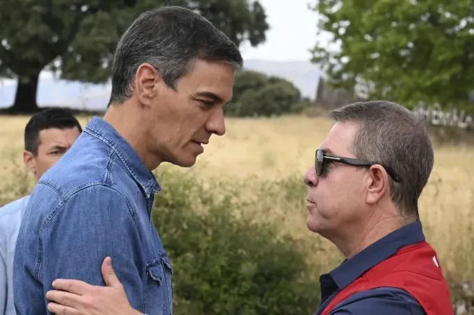 Page responds to Sánchez for dismissing his opinion as "minority": "He lives kneeling to the bloodiest minorities"