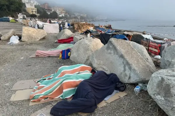 Two Moroccans arrested for assaulting civil guards on Trampolín beach, in Ceuta