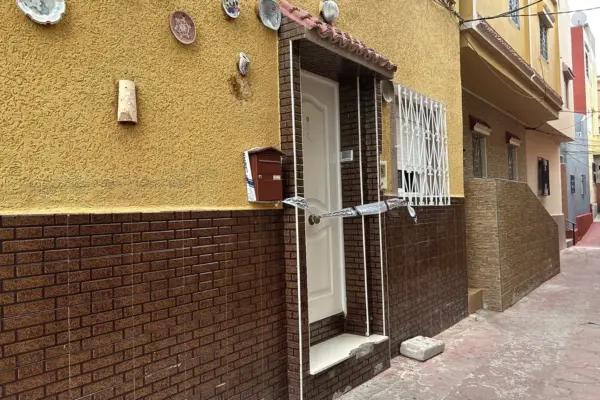 Woman arrested in Ceuta for the homicide of a Moroccan immigrant in her home: "We heard the screams: knife, knife!"