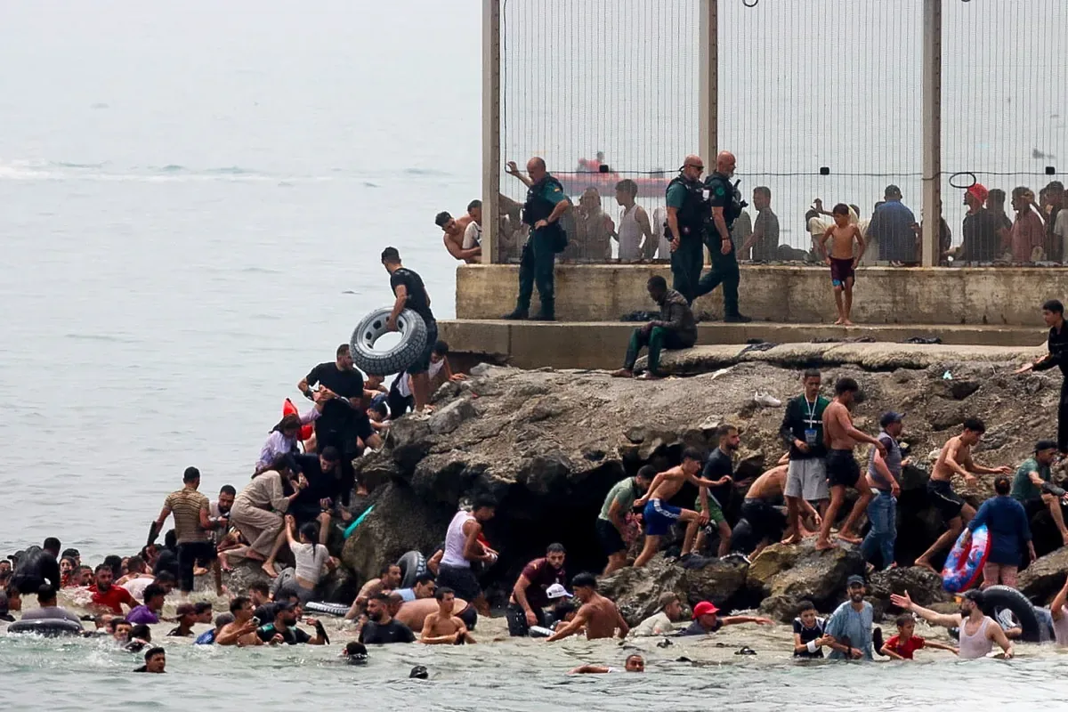 The European Parliament manages to pass a resolution supporting Ceuta despite the socialists' veto: "It has been invaded"