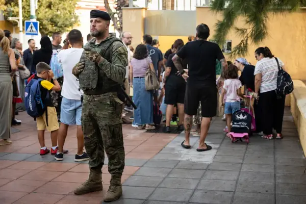 Children in Ceuta return to the classrooms: "Inside the school is where they will be best, the problem is on the street"