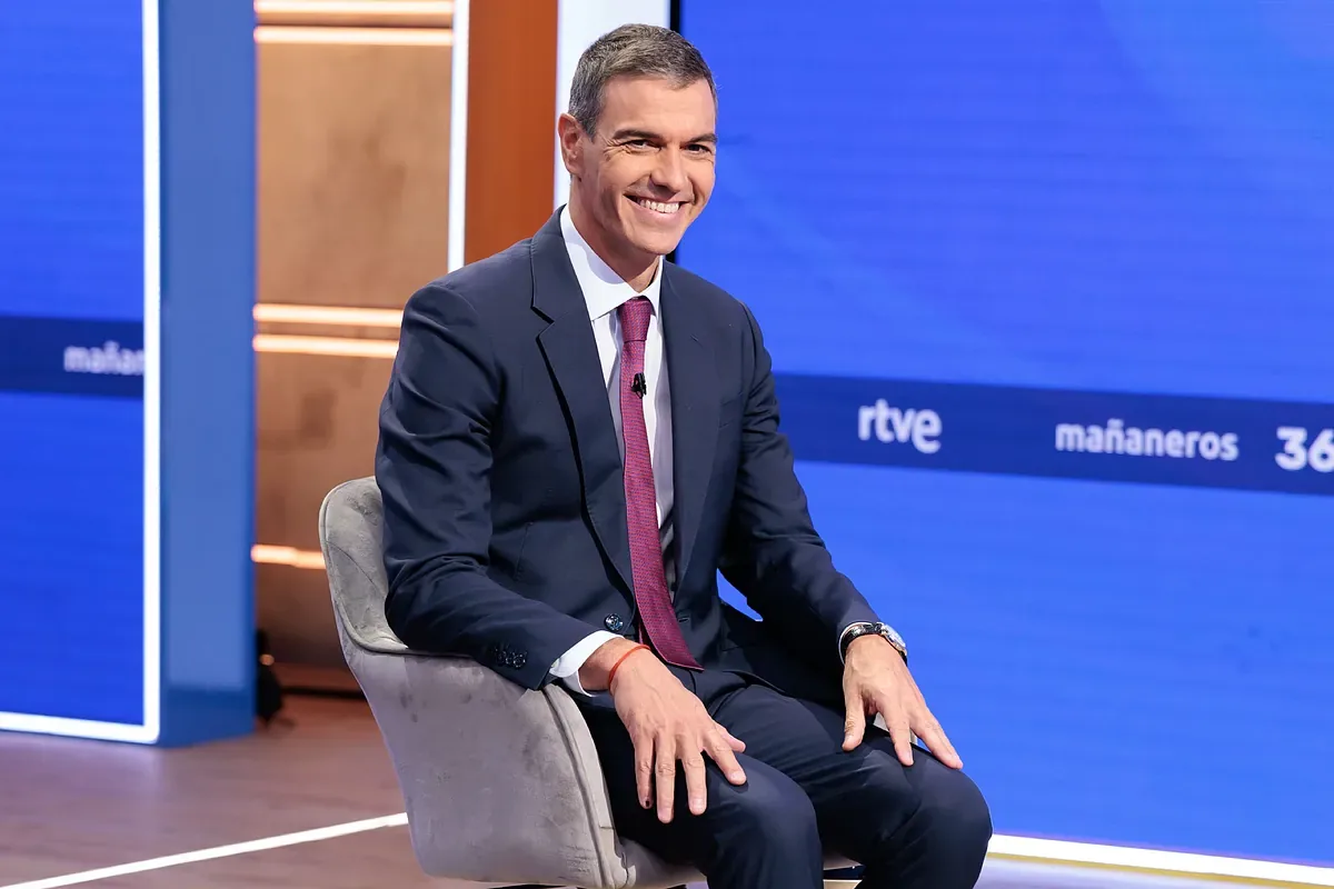 Pedro Sánchez's 'lapsus' on TVE and the record 'smurfing' donation to the PSOE