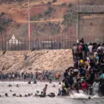 The Police warned three days before the "attack" of a "massive swim-in" from Morocco: 748 migrants swimming towards Ceuta