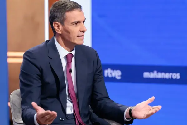 Sánchez says he will have Zapatero in the general election campaign and tries to close succession debates in the PSOE: "I want to be the candidate"